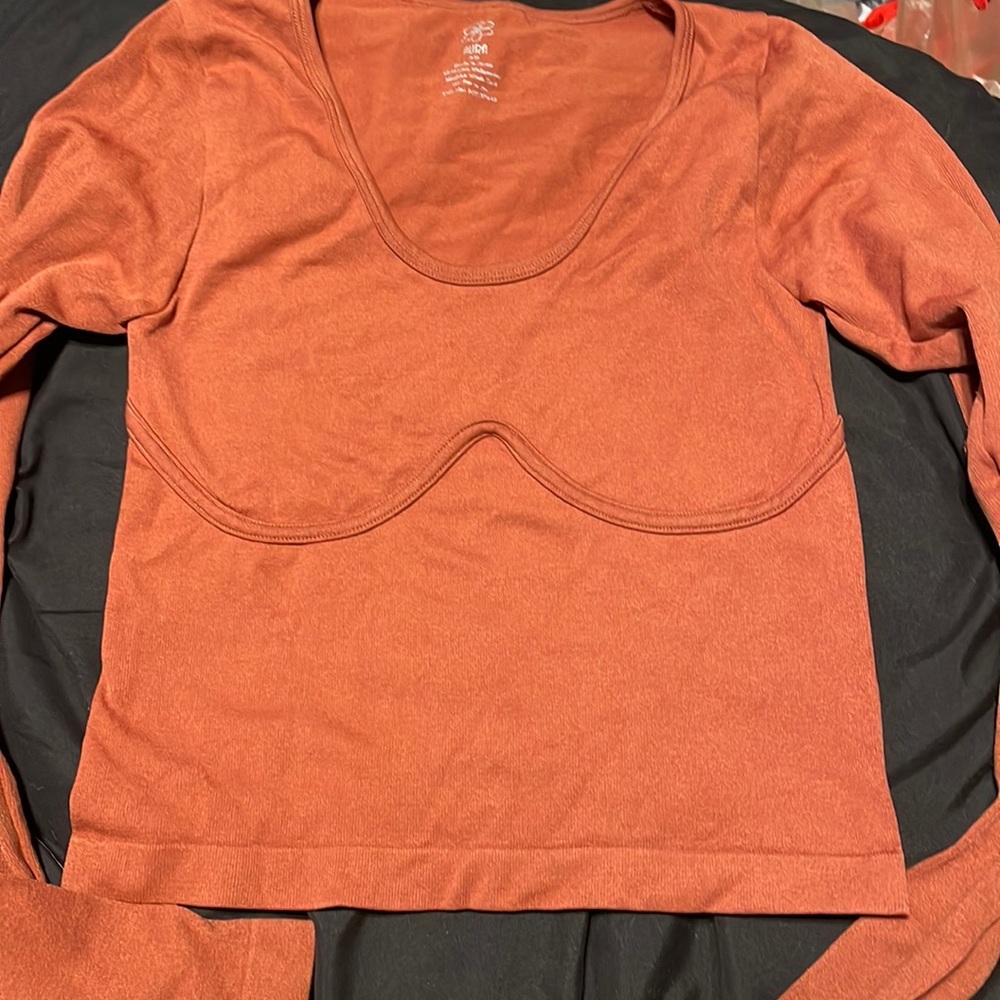 Aura long sleeve crop top